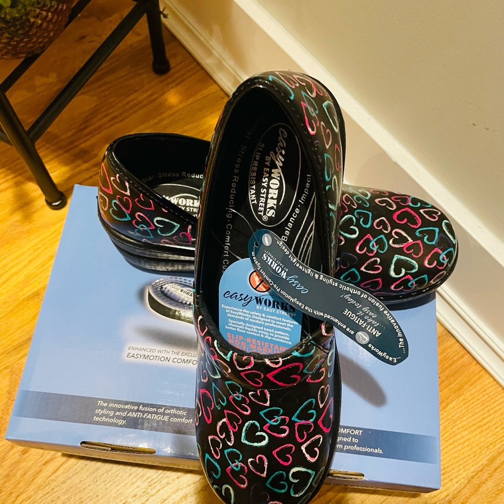 slip on shoes - Picture 2 of 4